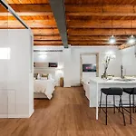 Aria Arena Duplex - Up To 8 Pax *