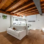 Διαμέρισμα Aria Arena Duplex - Up To 8 Pax