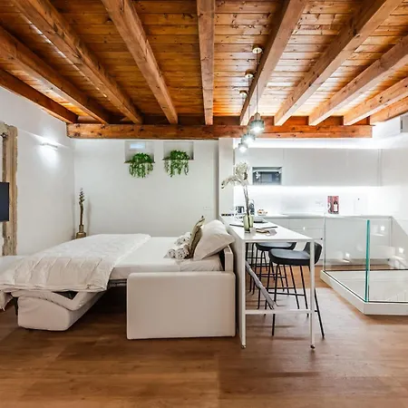 Appartamento Aria Arena Duplex - Up To 8 Pax Verona