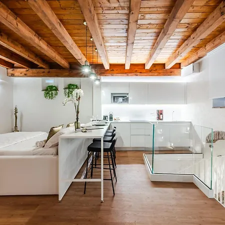 Appartamento Aria Arena Duplex - Up To 8 Pax Verona
