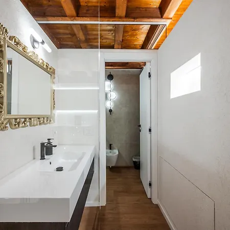 Aria Arena Duplex - Up To 8 Pax *