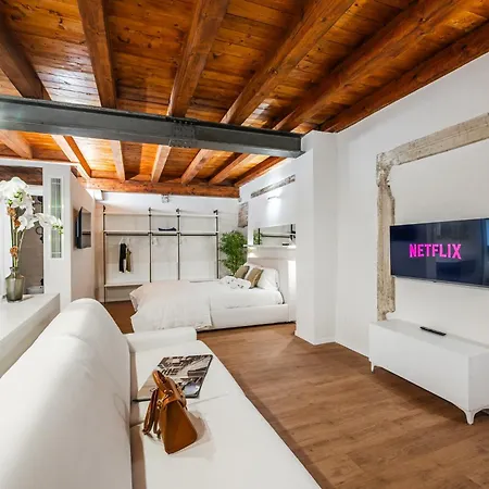 Aria Arena Duplex - Up To 8 Pax * فيرونا