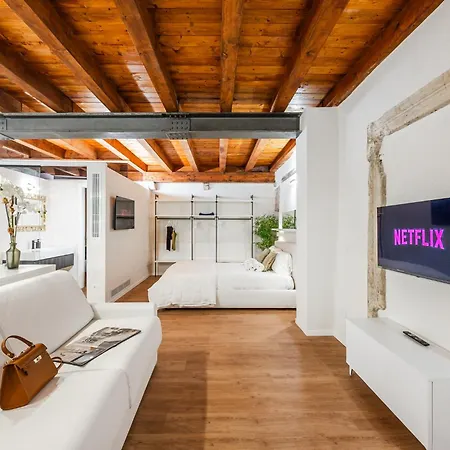 Aria Arena Duplex - Up To 8 Pax شقة فيرونا